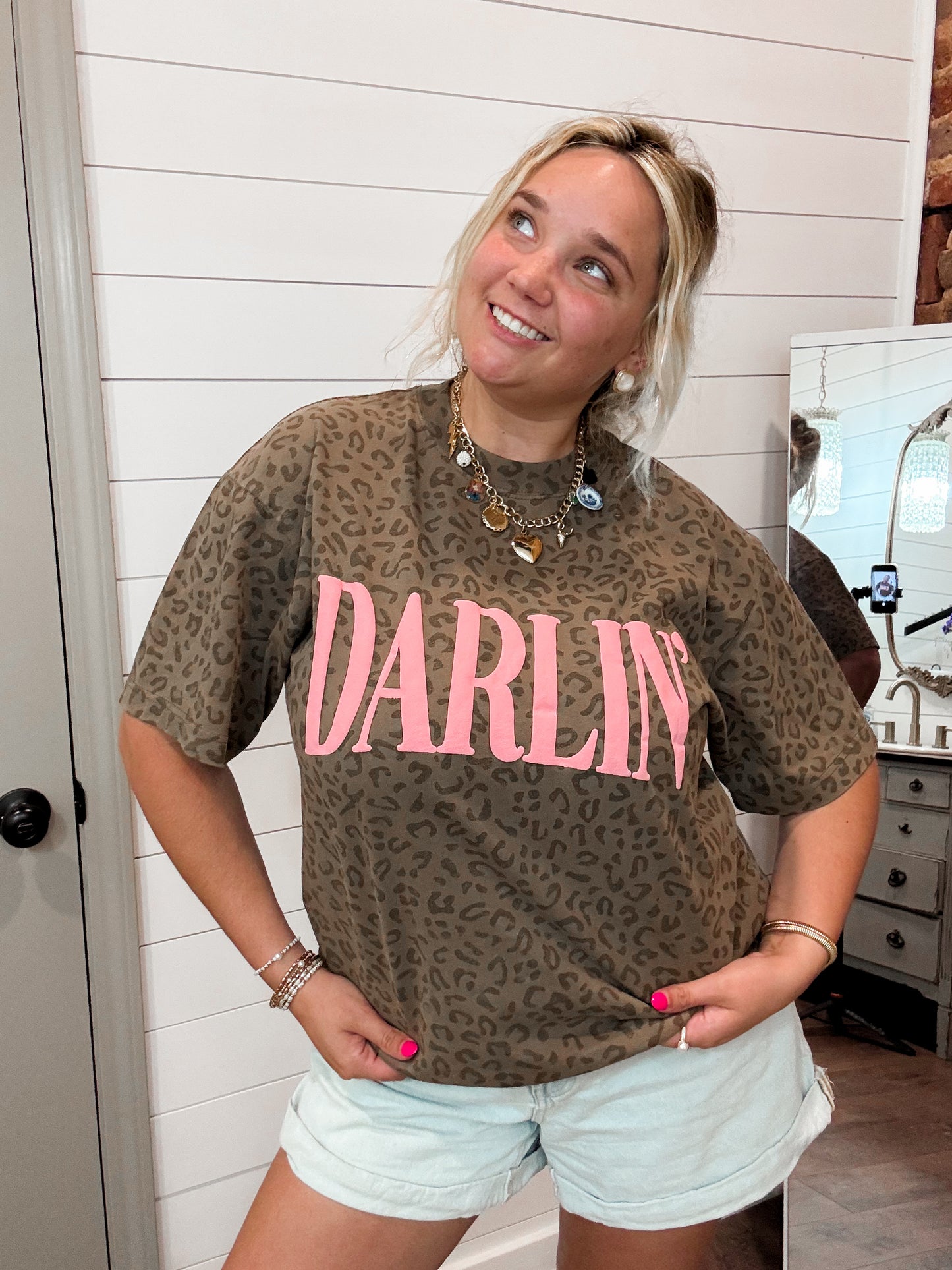 DARLIN’ Graphic Tee